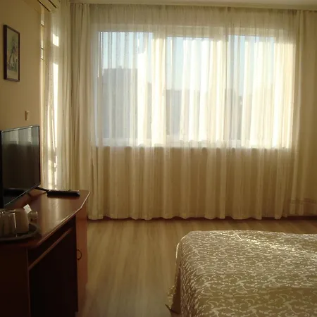 Astra Hotel 2*